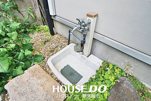 ■外に水栓付きのため、愛車の洗車やお庭のお手入れにも役立ちます！