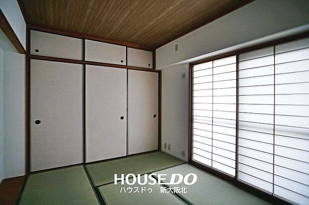 ■リビング横6帖の和室です！■畳はお部屋の湿度を調節する効果があるので、夏は涼しく、冬は暖かく過ごすことができますよ！