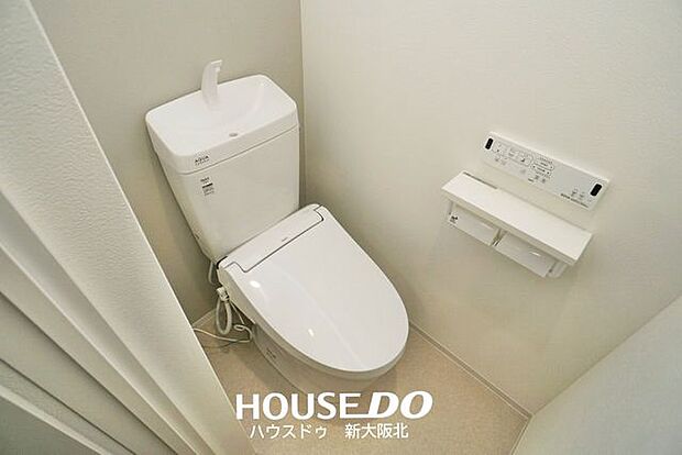 ■年中いつでも快適にご使用いただける温水便座付きトイレ！■壁掛けリモコンがついているので操作もスムーズです！