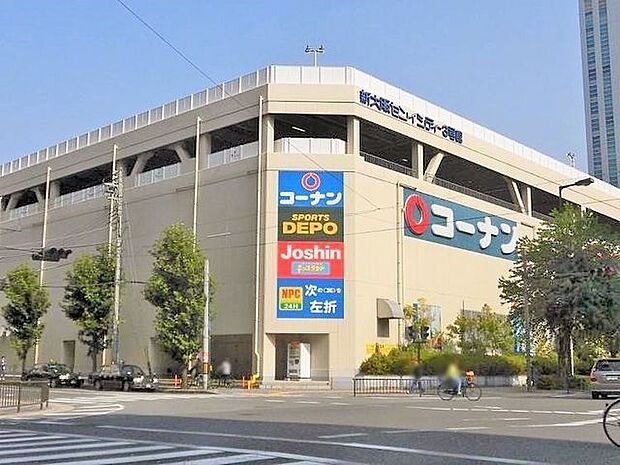 スポーツデポ新大阪店■野球やサッカーなどメジャースポーツだけでなく、キャンプ用品などアウトドア全般の物がそろう大型店舗です！■建物内には他にも多数の店舗があります！大きな駐車場も完備しているの…