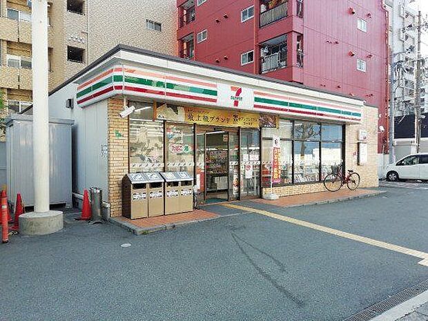 セブンイレブン大阪西中島6丁目店 ■近くて便利！でおなじみのセブンイレブン！■たくさんの飲食店とコラボした商品があるのも魅力的！ 160m