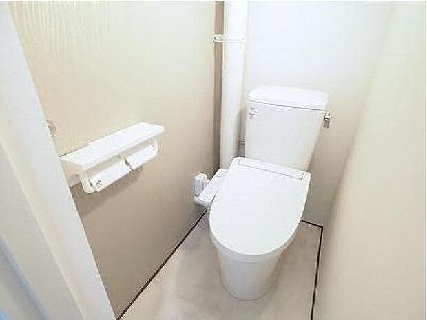 ■令和6年3月新調済！■白を基調とした清潔感のあるトイレになっています！■白色はどのような色とも相性がいいので、お客様好みにコーディネートしていただくことができます！