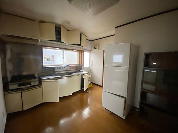 室内(2024年3月)撮影◎現地案内予約受付中！◎壁付けキッチンで周りの空間を広くお使いいただけます♪
