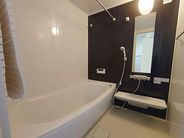 室内(2023年4月)撮影◎本日内覧可能◎1.0坪タイプの浴室。