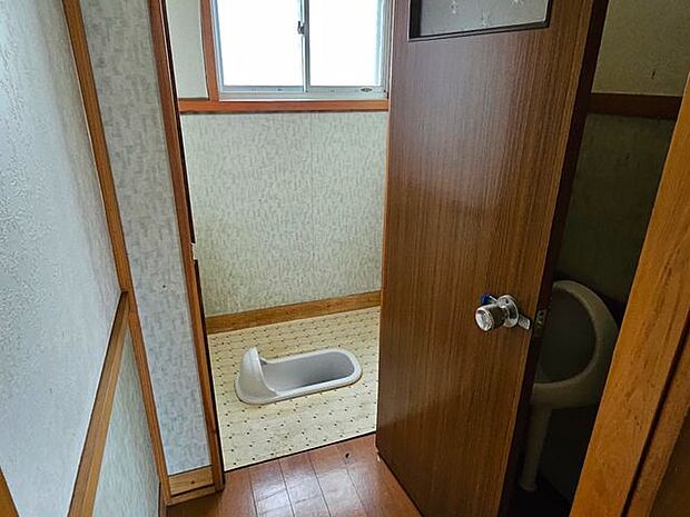 室内(2024年5月)撮影◎本日内覧可能◎トイレは和式と小便器がございます。