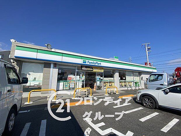 ファミリーマート大津真野店 徒歩7分。 530m