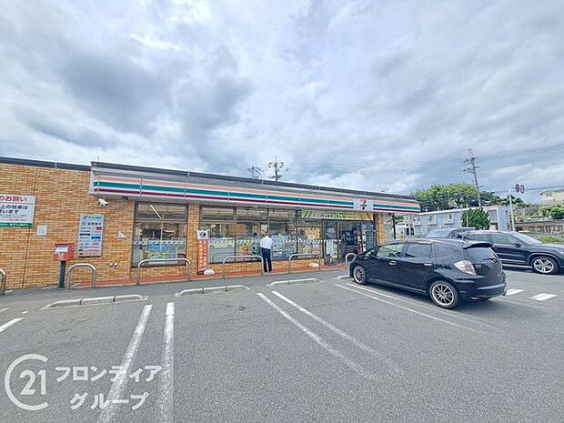 徒歩7分。セブンイレブン大津真野4丁目店 500m