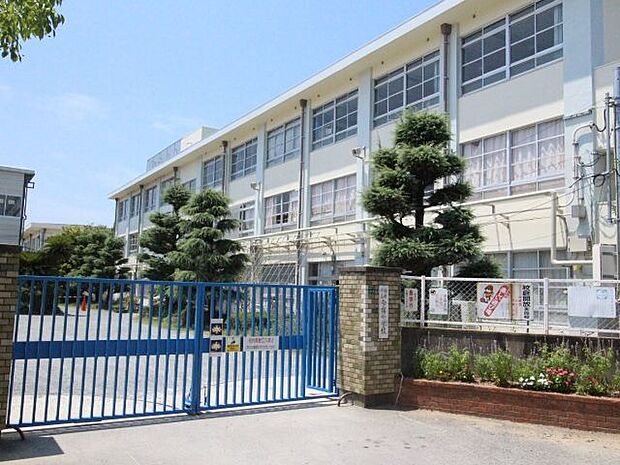 福岡市立今宿小学校 徒歩11分。 840m