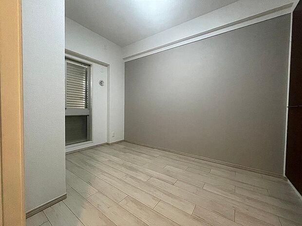【洋室】クロス・フローリング張替！綺麗な壁や床で室内が明るくなりますね！爽やかな気分でお過ごしいただけますよ☆