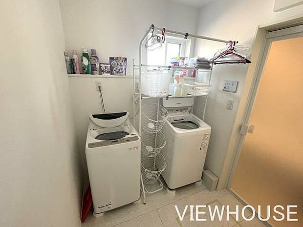 ■脱衣室は洗濯機２台置ける広さです♪