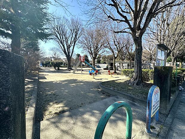 塚本児童公園まで徒歩約4分。