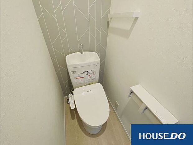 【内外装リフォーム済】清潔なトイレ空間　温水洗浄機能付きトイレに新品交換しました。
