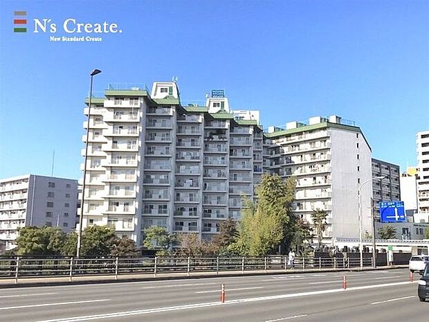 【マンション外観】愛宕橋の袂に位置する「土樋エリア」。利便性と快適性を兼ね備えたマンションです。