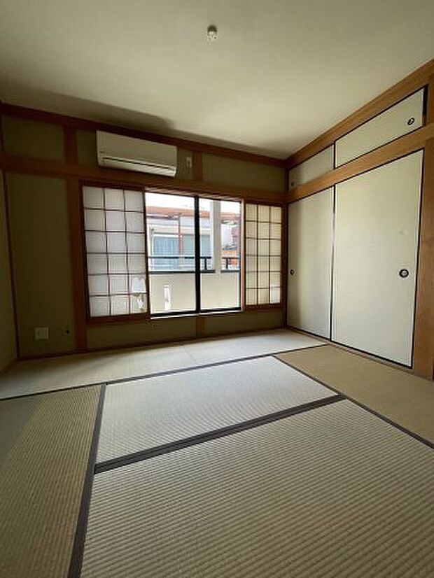 和室（約6.0帖）：リビングに隣接した和室は、客間や寝室、キッズスペースなど多彩に使えます。