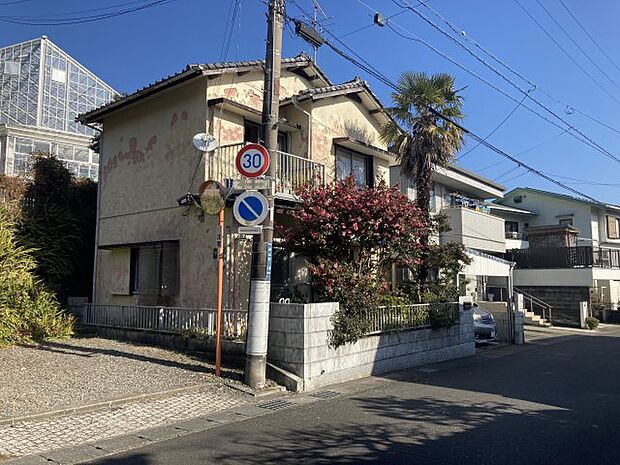 静岡市清水区迎山町の中古住宅です。静かな住宅街にあります。