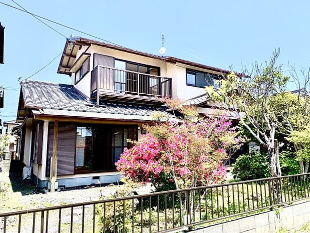 落ち着いた外観の日本家屋です