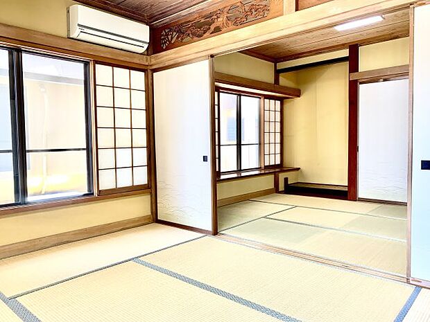 和室は広く、窓も大きい為開放的です