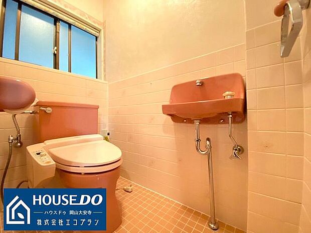 【トイレ】洗浄機能付きトイレは掃除が楽になります！毎日使用する場所なので常に綺麗を保てますね♪温水便座ですので、冬場でも便座が温かいので安心です！
