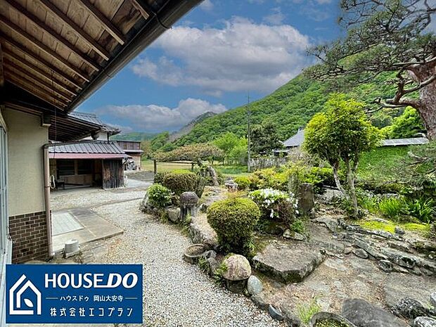 日本の伝統美を感じる贅沢な空間。豊かな自然と共に、心が落ち着き、心地よい時間を過ごすことができますね♪
