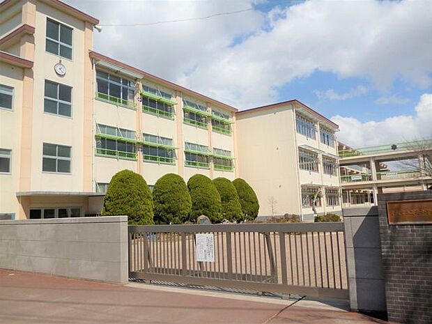 倉敷市立万寿小学校 587m