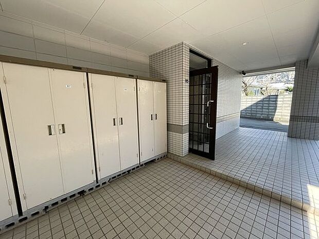 ≪トランクルーム≫トランクルームは各戸割り当てられており、無料で使用可能です。