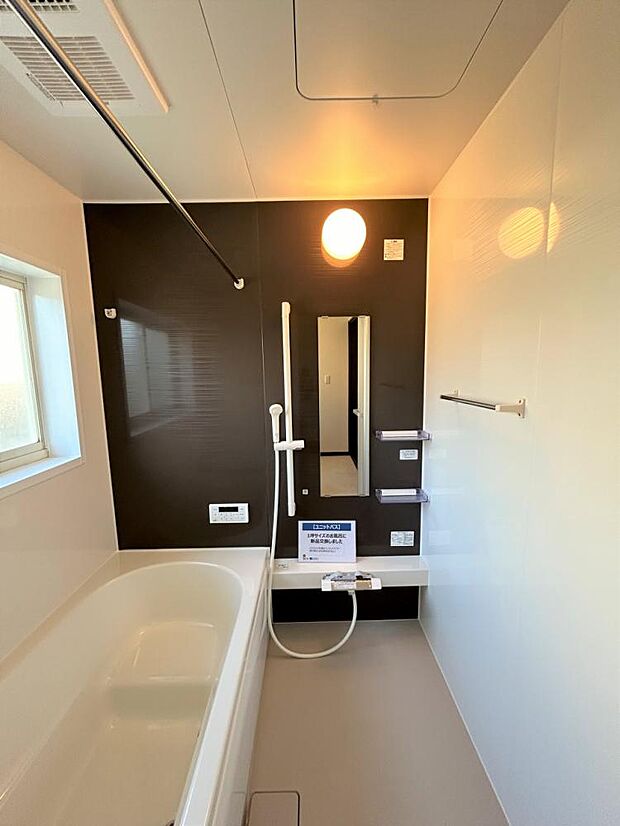 【リフォーム済】浴室はハウステック製の新品のユニットバスに交換しました。1坪サイズのお風呂で、1日の疲れをゆっくり癒すことができますよ。