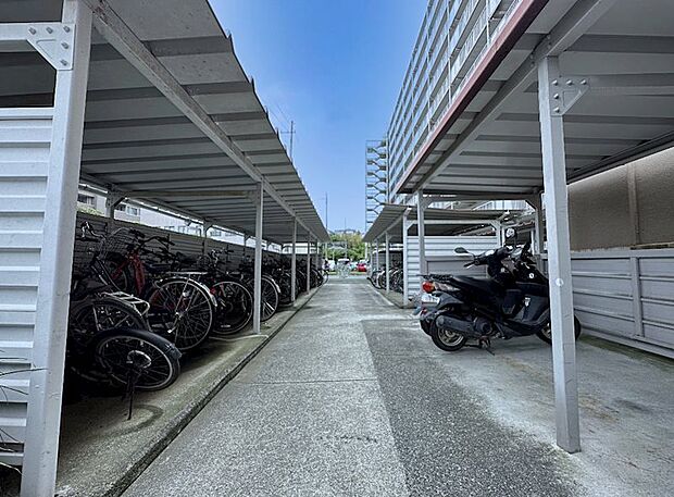 バイク置き場・駐輪場