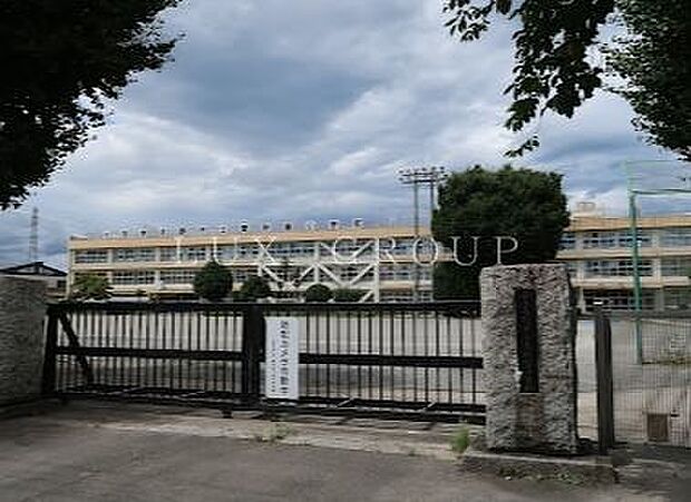 あきる野市立東秋留小学校 徒歩6分。 450m