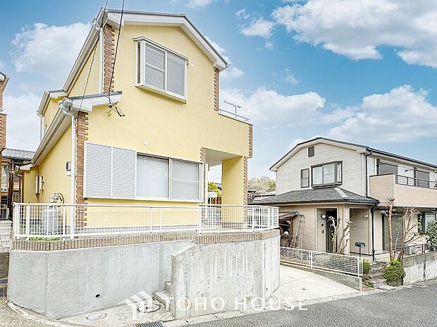 閑静な住宅街の一角、ひと時のくつろぎが生まれ、ゆっくりと愛着が育まれていきます。