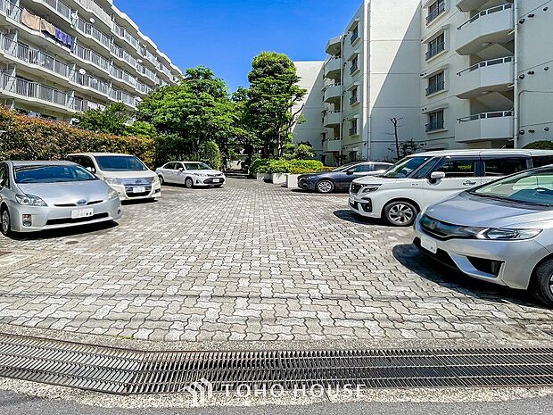 敷地内駐車スペース。日々の暮らしのをスムーズに。（現在空き無し）