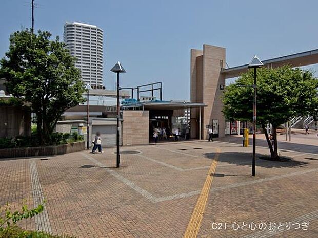 東戸塚駅(JR 横須賀線)　2413ｍ