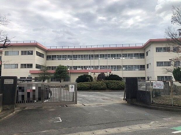 日進小学校 180m