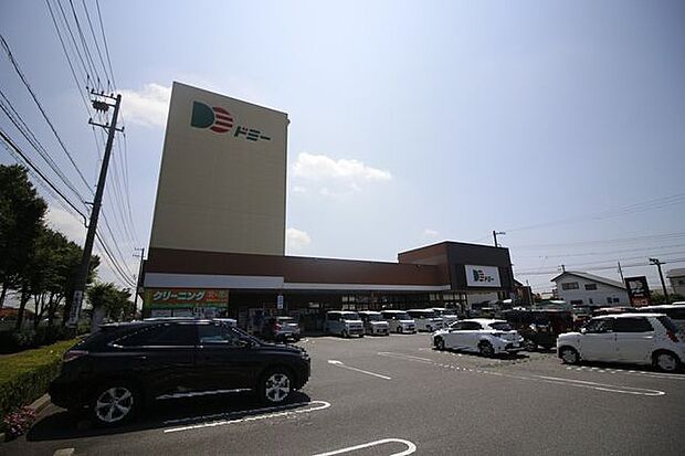 ドミー 寺津店 2050m