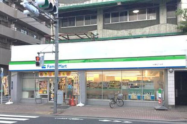 【コンビニエンスストア】ファミリーマート　台東松が谷店まで205ｍ