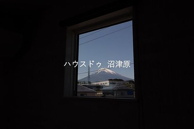 2F洋室窓より望む富士山！