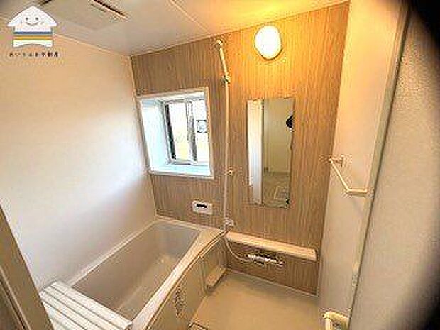 【浴室】お風呂は1坪のユニットバスです