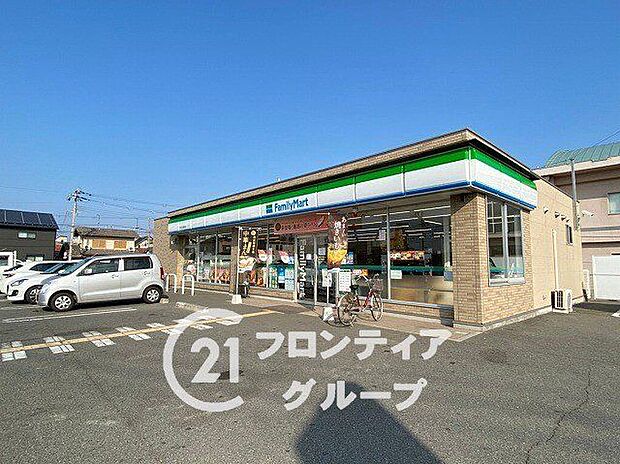 ファミリーマート加古川長田店徒歩9分。 710m