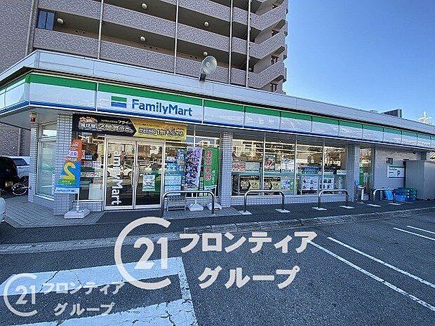 徒歩10分。ファミリーマート姫路壱丁町店　徒歩4分。 730m
