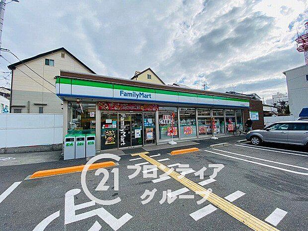 ファミリーマート東大阪箱殿町店 徒歩16分。 1270m