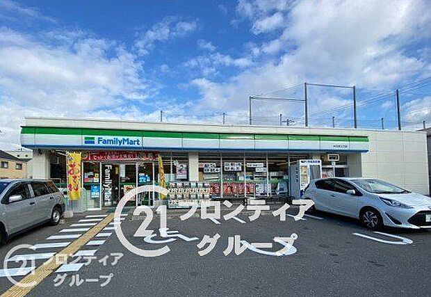 ファミリーマート中石切町五丁目店 徒歩14分。 1090m