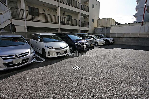 敷地内駐車場（屋外平面式）