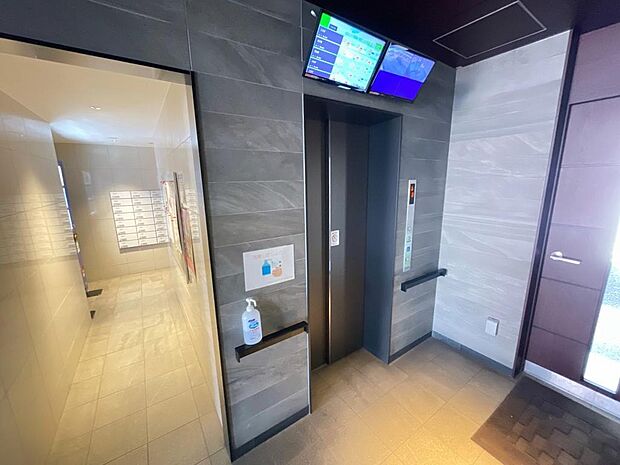 エレベーター内には防犯カメラがあり安心です！