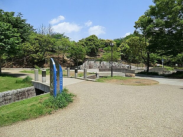 公園 400m 有吉公園(お散歩に最適な公園まで徒歩5分！ご家族との憩いの場になりそうですね！)