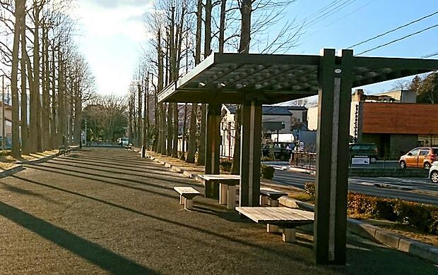 【公園】新川西緑地まで1118ｍ