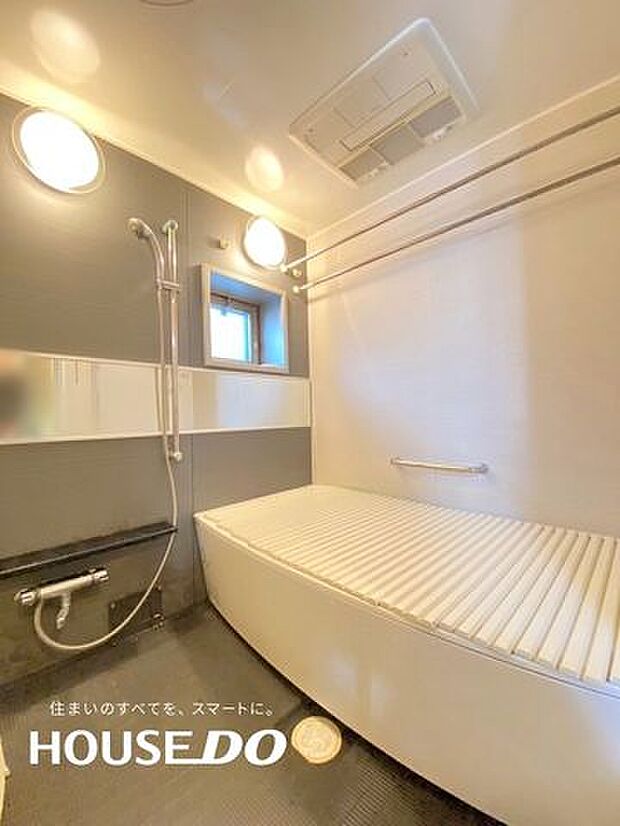 浴室は浴室暖房乾燥機（ミスト付）もあるので、とても便利♪