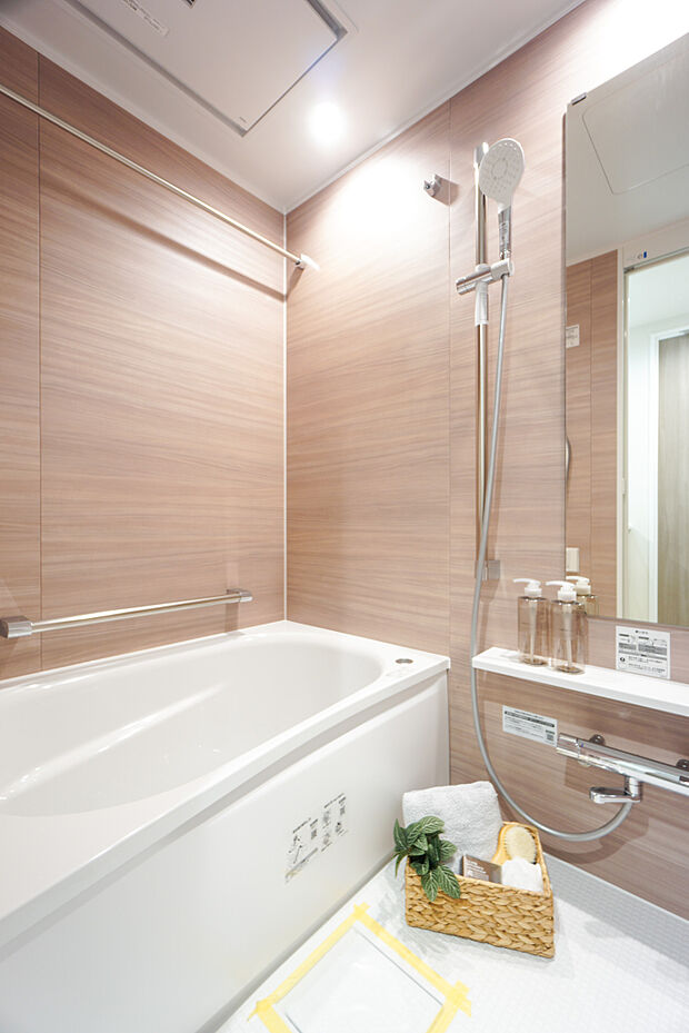 ホッと一息つける癒しの空間バスルーム。機能が充実したスタイリッシュなデザインに仕上げました。