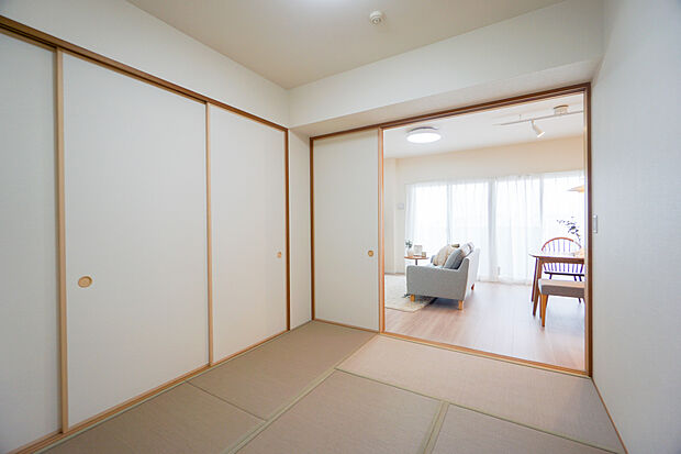 どこか懐かしいなごみの場所の和室。シンプルな純和風の空間に仕上げました。