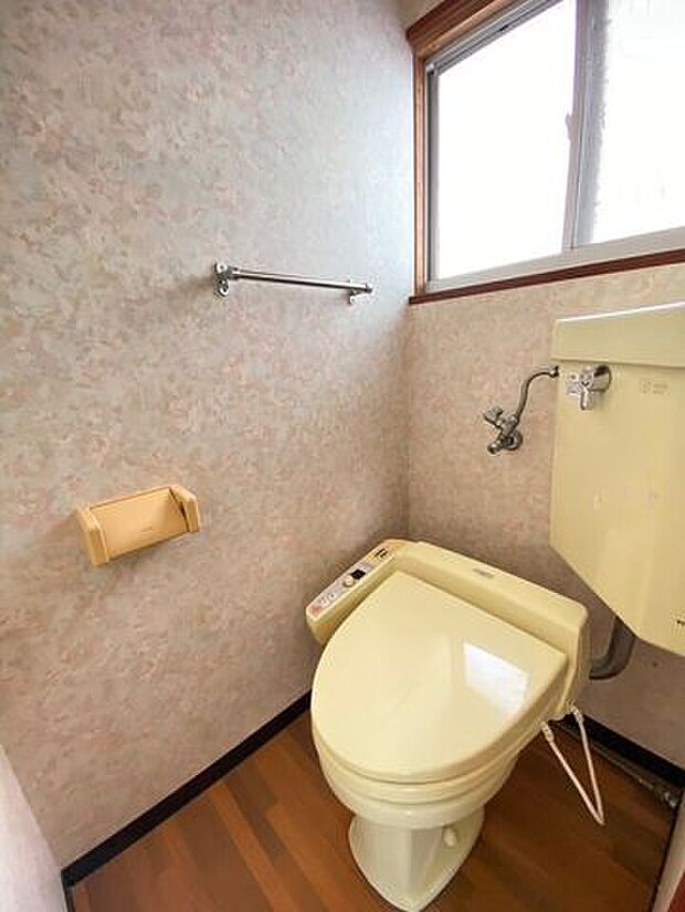トイレは温水洗浄便座です♪