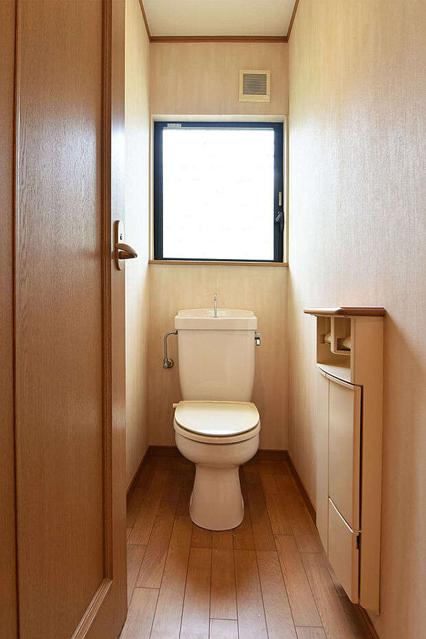 各階にトイレがあるので、朝の忙しい時間帯もご家族が円滑に準備できますね。
