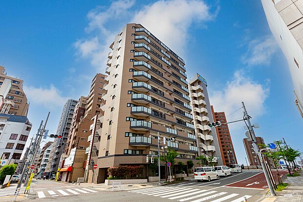 2019年11月築、地上13階建てマンション「サンクレイドル町田?」の6階部分のお部屋です。